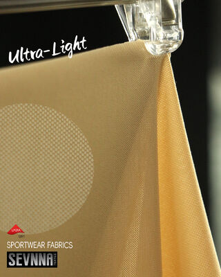 Leichtgewicht 135gms Stretch Lycra Stoff mit 158cm Breite und 45% Nylon + 55% Lycra Zusammensetzung für höchsten Komfort