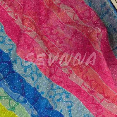 Doppelstrickgewebe in stilvollem Jacquard-Stil mit recycelter Faser