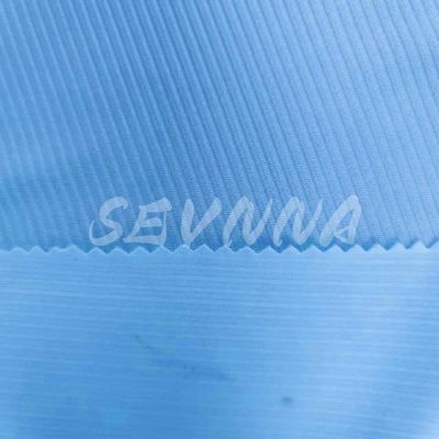 Werden Sie mit recyceltem Schwimmbadstoff für Ihre Schwimmbadkollektion grün