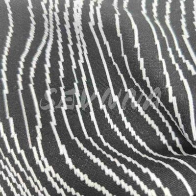 Bleiben Sie bequem und stilvoll mit unserem Yoga-Wear Stoff Auswahl