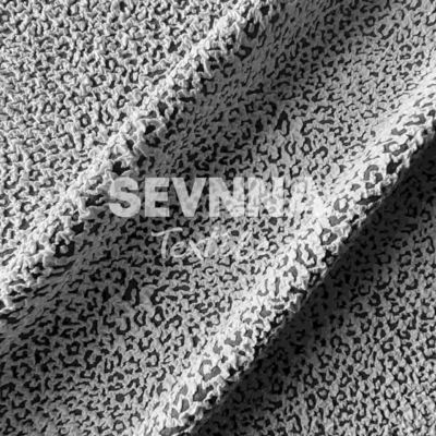 Massivstreifen aus recyceltem Nylon Stoff nachhaltig gestreckt Atmung