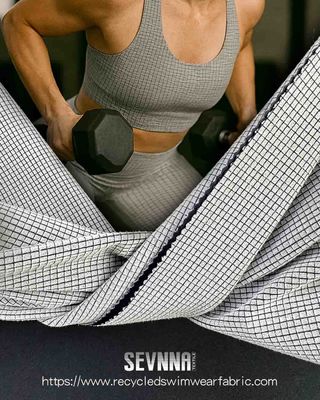 Holen Sie sich das Beste aus Ihren Yoga-Sitzungen mit unserem langlebigen Yoga-Wear Stoff