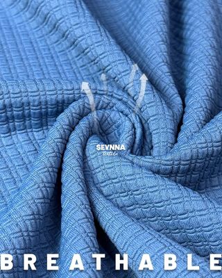 Bleiben Sie kühl und komfortabel mit unserem atmungsaktiven und flexiblen Yoga-Kleidungsstoff