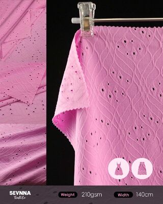 Umweltbewusster, recycelter Polyesterstoff, konzipiert für nachhaltige Modemarken mit Fokus auf Umweltverantwortung